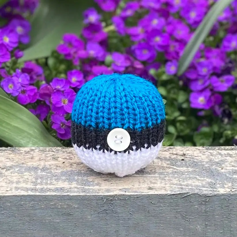 Coloured Balls to catch Small Monsters! - Single Blue - GIFT